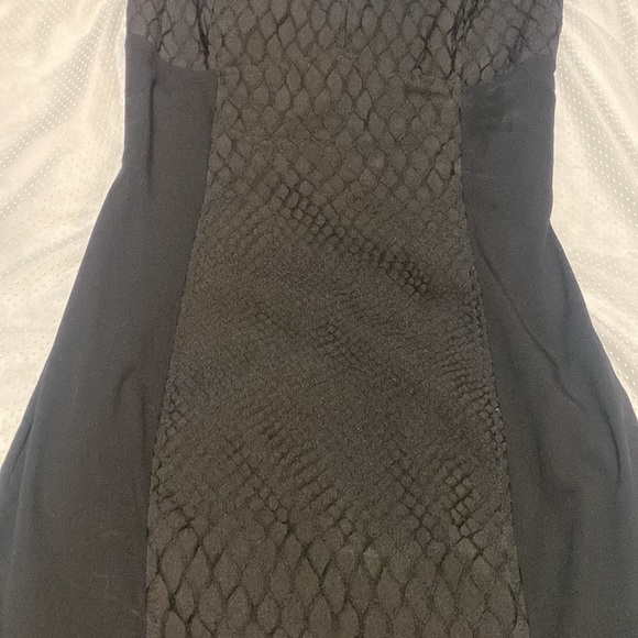 Little black dress - Picture 3 of 9